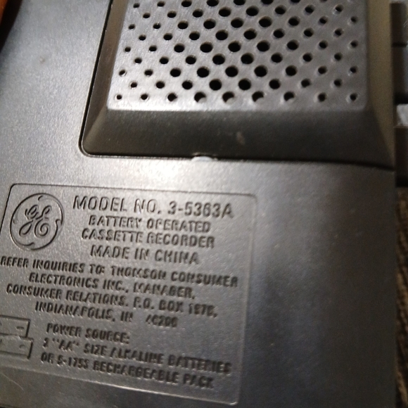 Lot of 2 VTG Portable Cassette Tape Players Walkman-Not Fully Tested - Picture 4 of 6